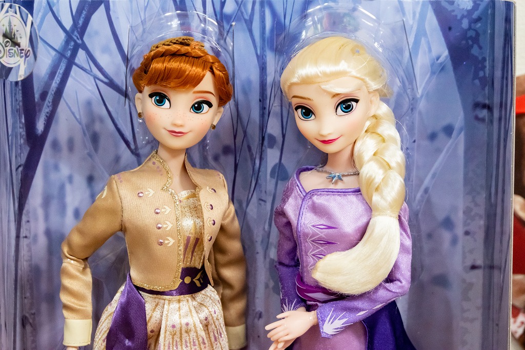 ディズニーストアのアナ雪2人形をクリスマスプレゼントに 19年12月 ときめきの真ん中 ディズニーの想い出